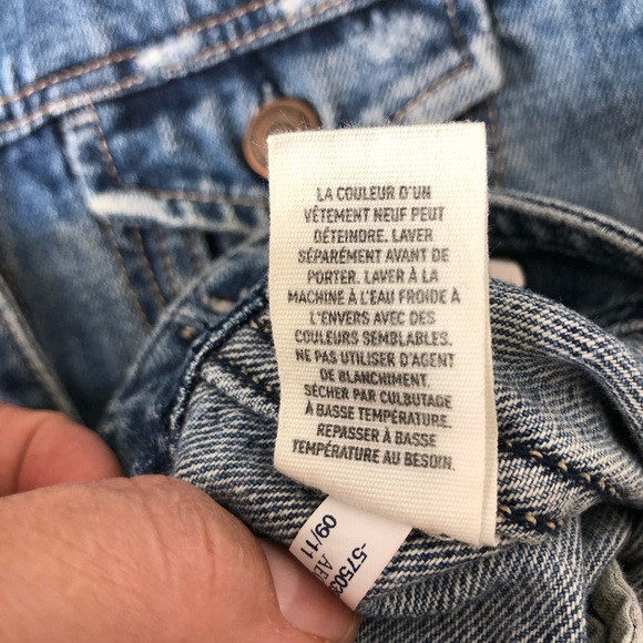 AEO Cotton Medium Blue Wash Distressed Pockets Button Down Cropped Jean Jacket M - Picture 11 of 15